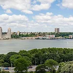 Riverside Tower Hotel 